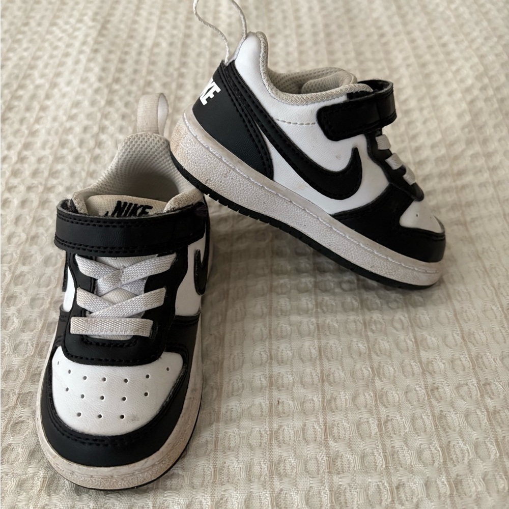 Nike Kids Black and White Sneakers